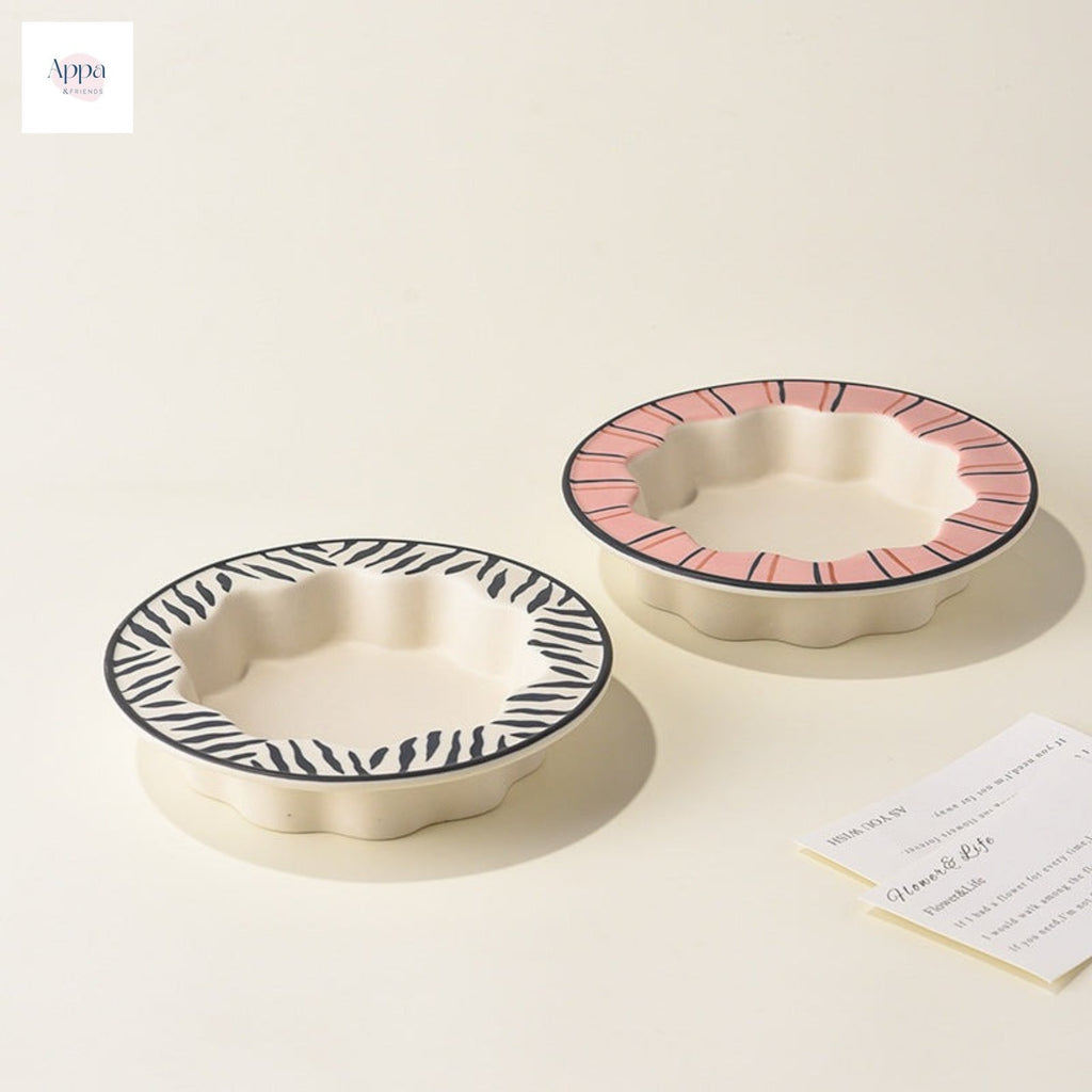 Creative ceramic lace bowl geometric pattern pet bowl anti-knock cat bowl dog bowl pet drinking bowl cat food bowl
