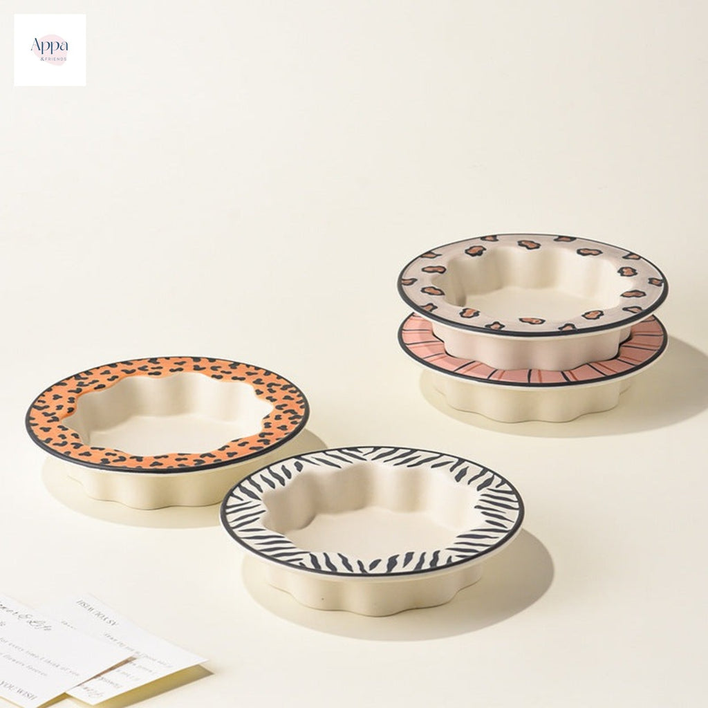 Creative ceramic lace bowl geometric pattern pet bowl anti-knock cat bowl dog bowl pet drinking bowl cat food bowl